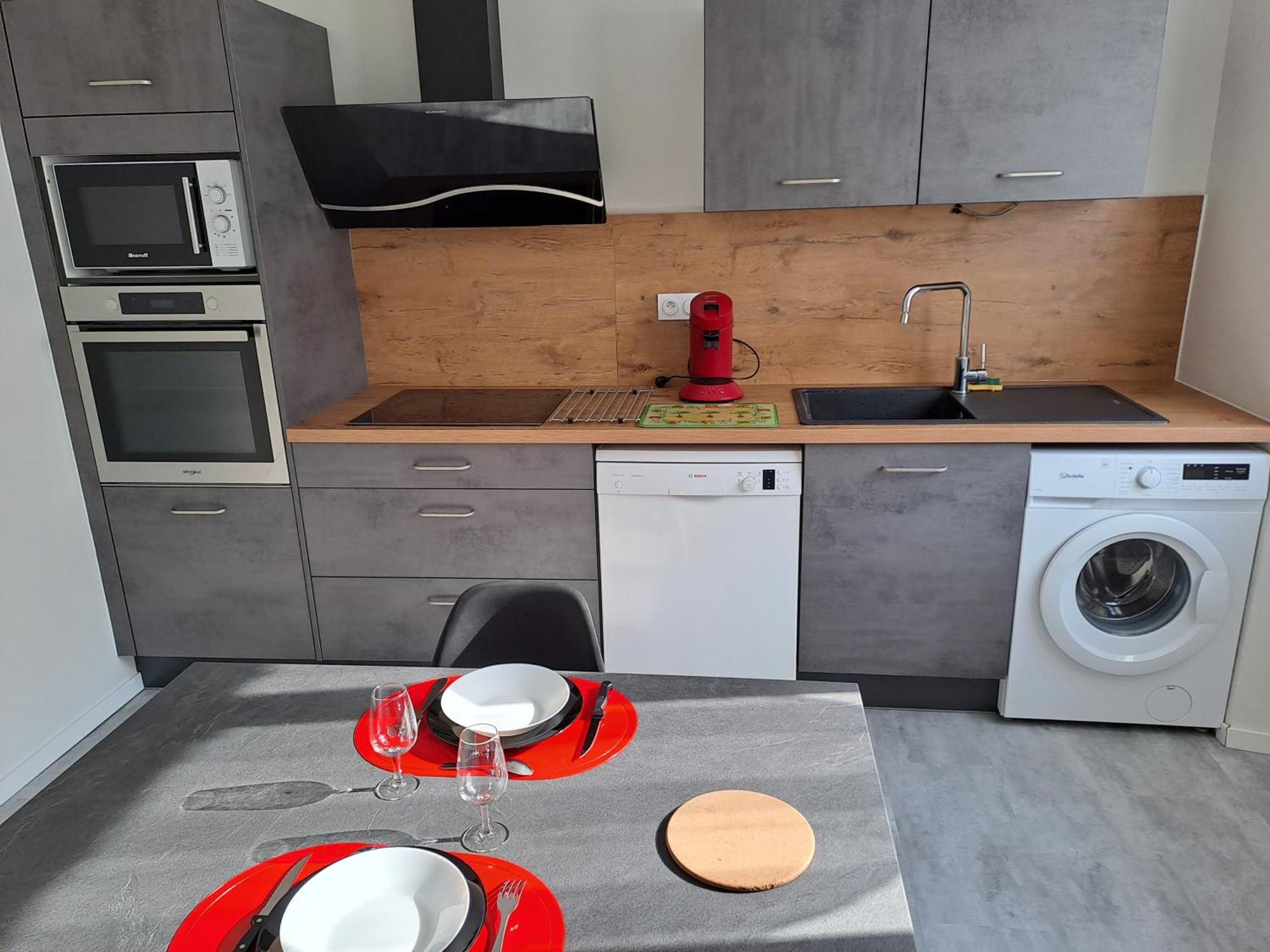 Apartment Agreable T2 Classe 3 Etoiles, Refait A Neuf, Dans Quartier Calme